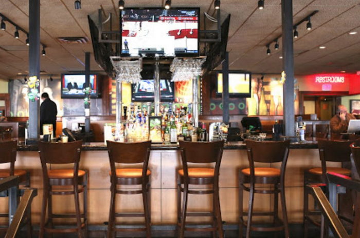 Bennigans - Mt Pleasant Location Photos